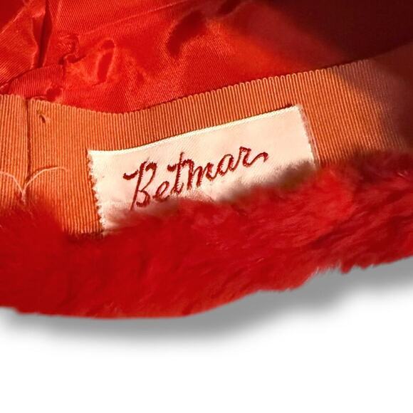 VTG Betmar Fur Hat Womens Red Dyed Rabbit Pill Box Winter Sz 6 7/8 Small 21.5 in - Picture 7 of 8